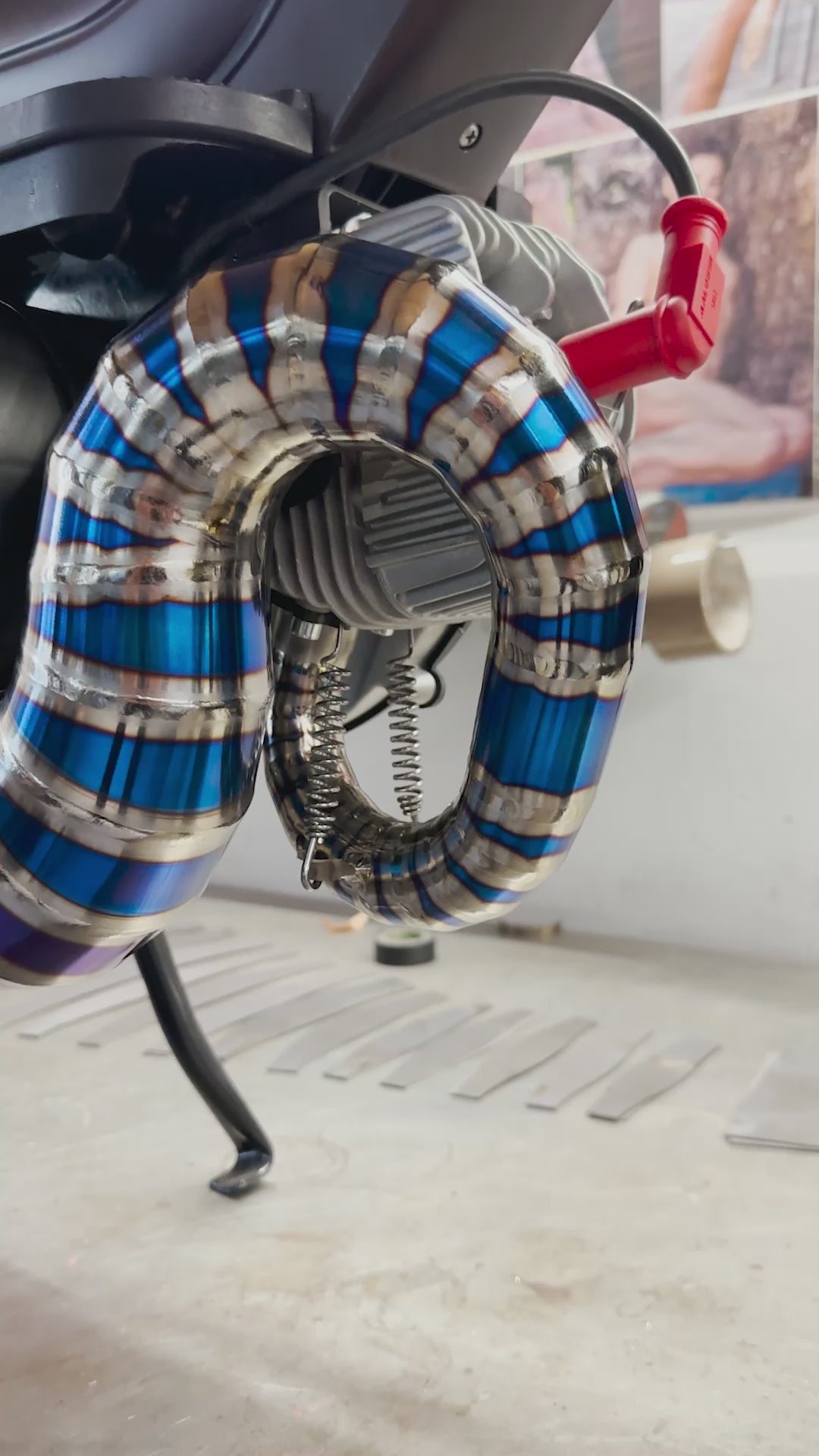 DBR Wyvern Titan Mehrfarbig Auspuff